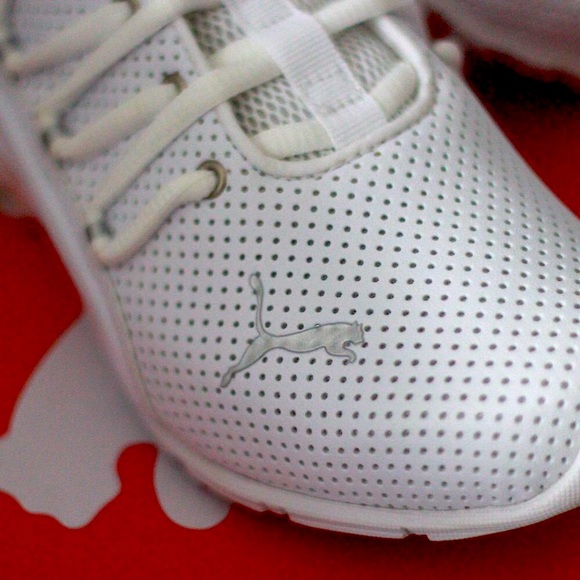 NEW. Axelion M Perf Metallic Little Kids' Shoes - Picture 3 of 4